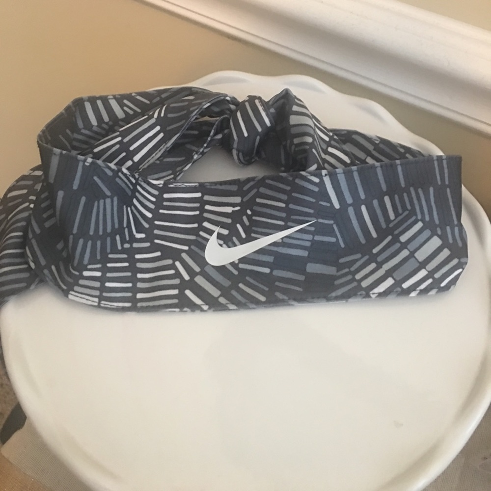 Ladies Nike headband.