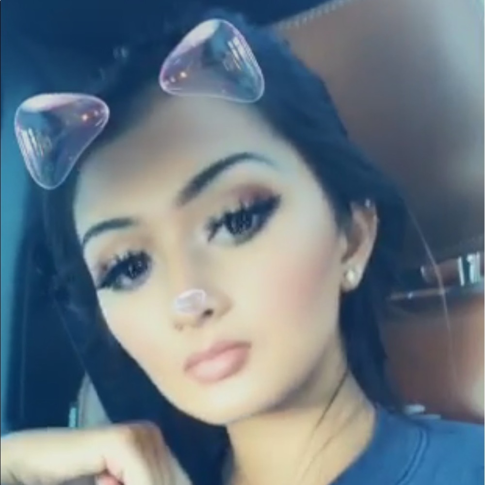 Meet your Posher, Leanna