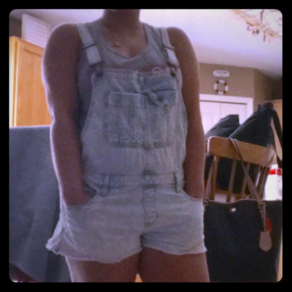 Light wash Abercrombie Jean overalls