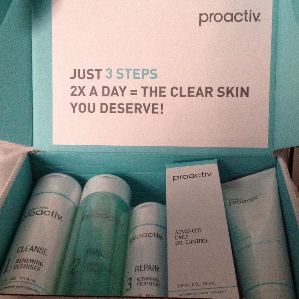 BRAND NEW COMPLETE FULL SIZE PROACTIV FOR ACNE SET
