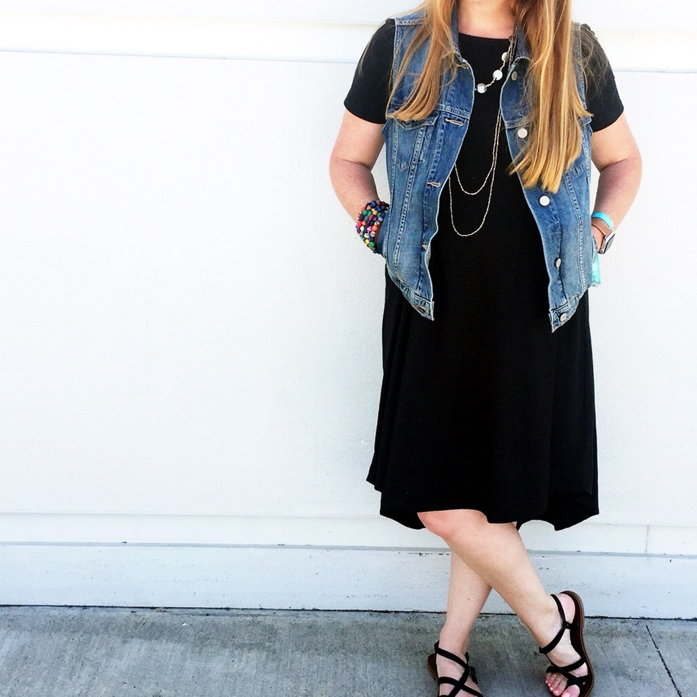 🎉HP🎉 LuLaRoe Carly Dress