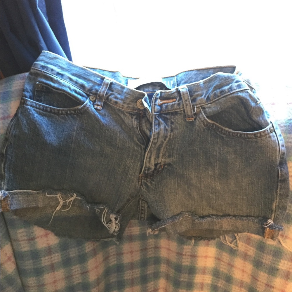 Low rise, vintage jean shorts -GAP