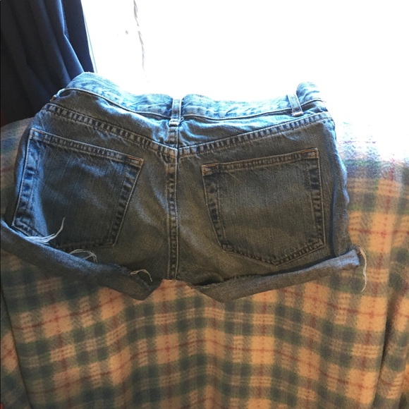 Low rise, vintage jean shorts -GAP - Picture 2 of 3