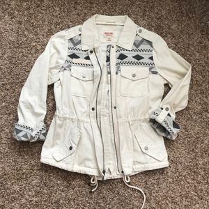 Target utility jacket with since waist