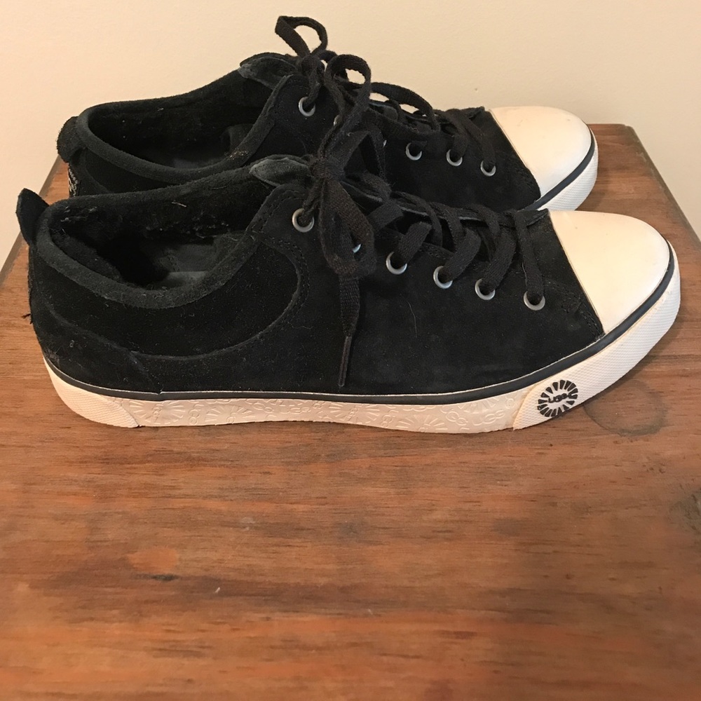 Ugg shoes size 9