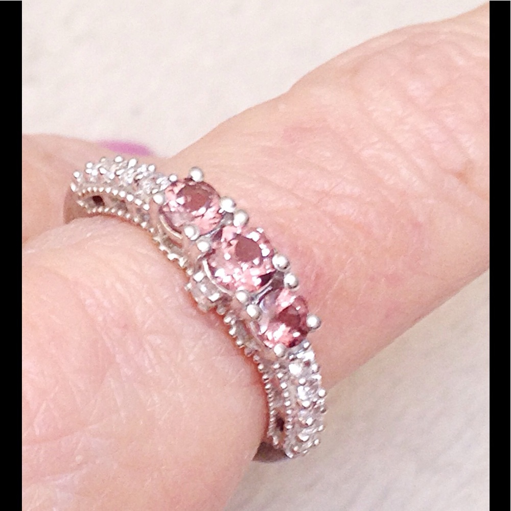 Bekily Color Change Garnet - Picture 2 of 3