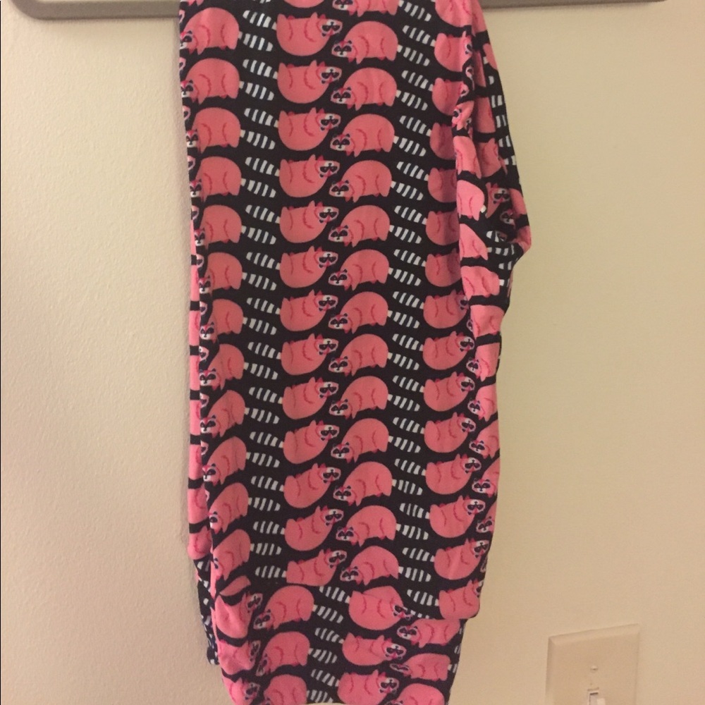 Tc Pink raccoon Lularoe leggings