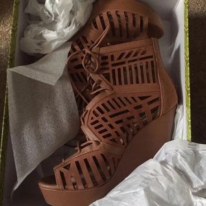 New Gianni bini brown wedge sandals