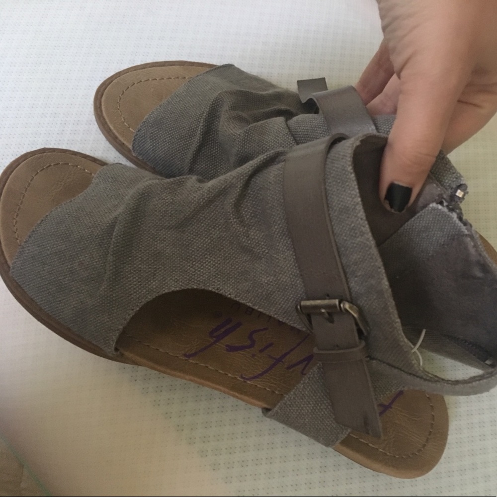 Blowfish rancher canvas sandals never worn.