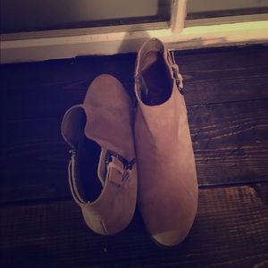 Sam Elderman ankle booties