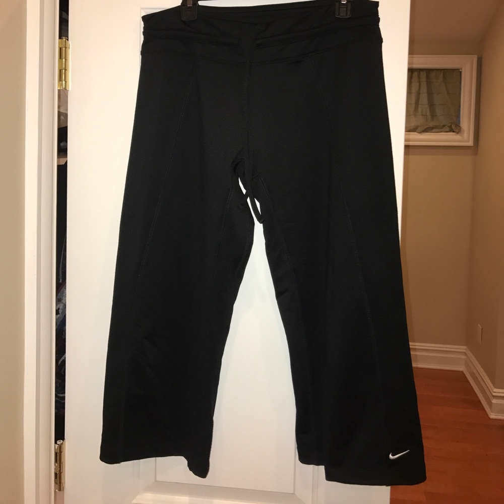 Woman's Nike Fit Dry pants in amazing condition