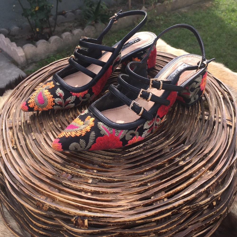 TOPSHOP Embroidered Block Heels