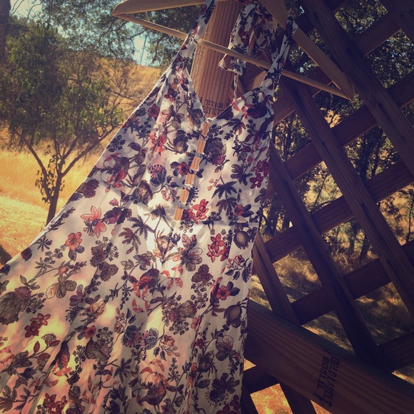 🌸 Solemio Floral Halter Romper 🌸 - Picture 1 of 7