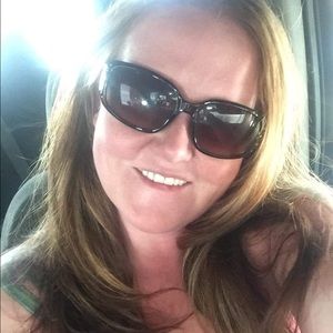 Meet your Posher, Lea