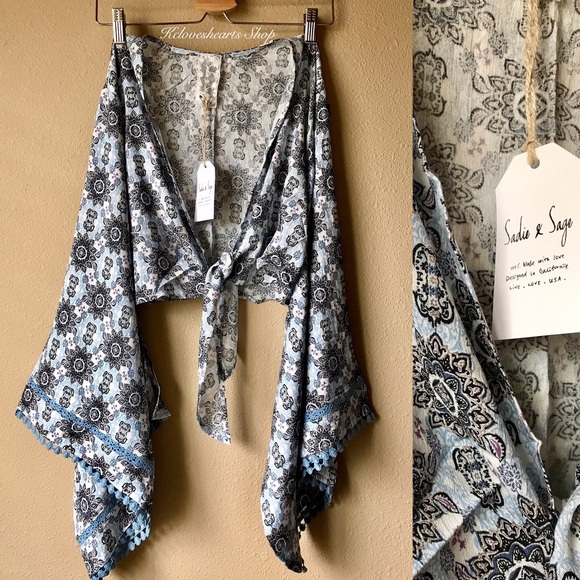 Blue Floral Front Tie Crop Top - Picture 2 of 2