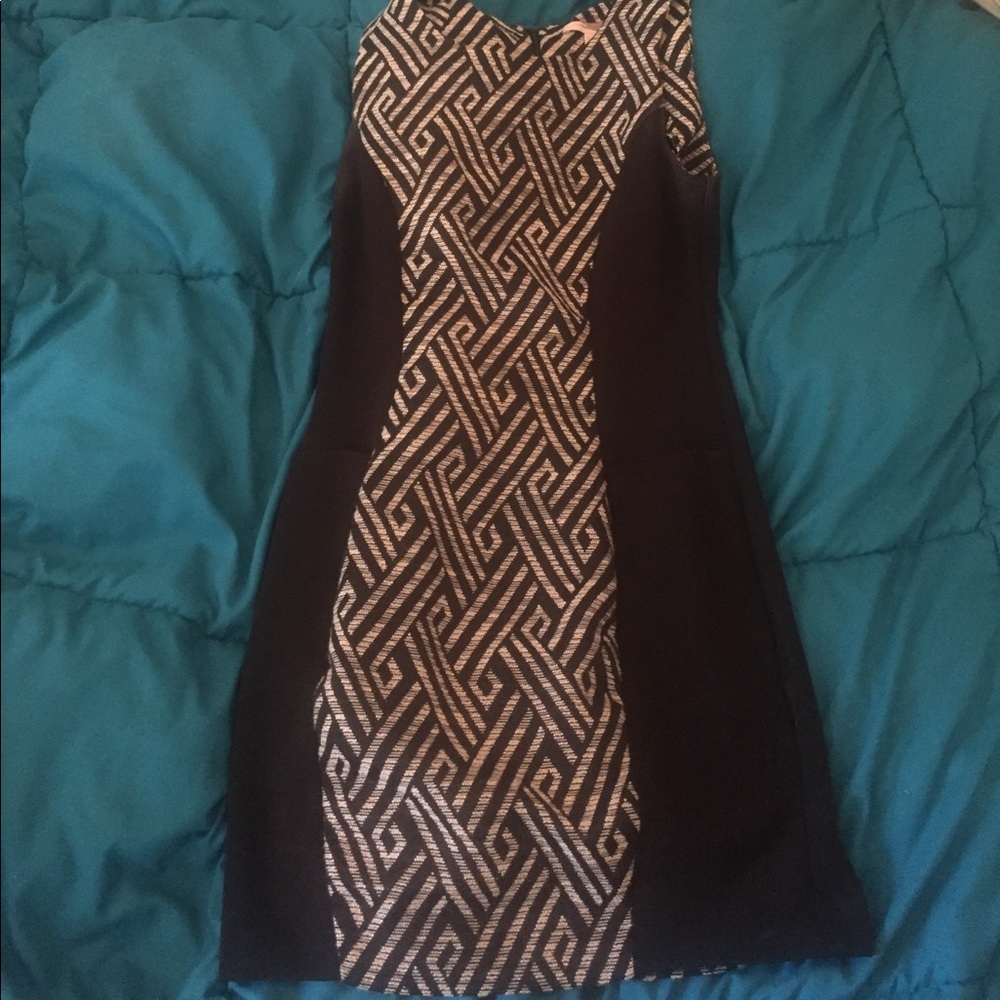 Black dress with grey detail. And pockets!