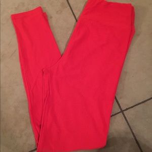 NWOT LULAROE ONE SIZE LEGGINGS