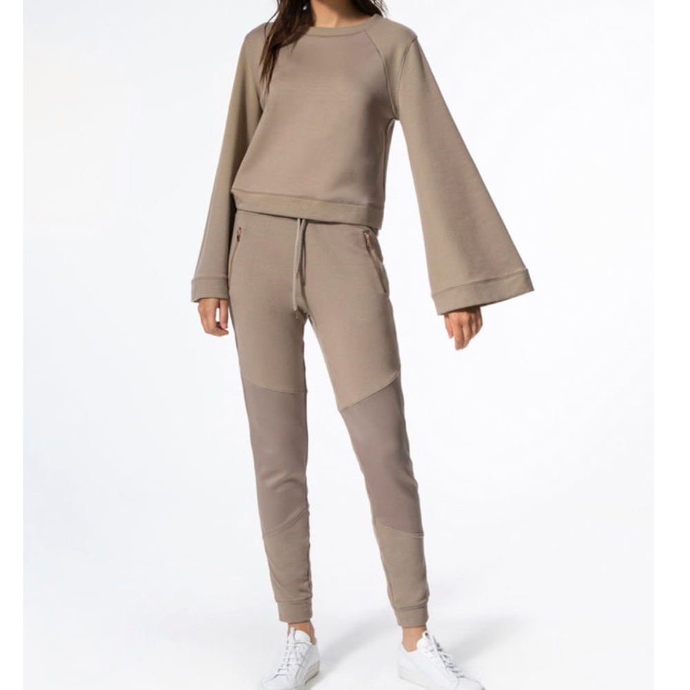 BRAND NEW Carbon38 Runway Collection outifit