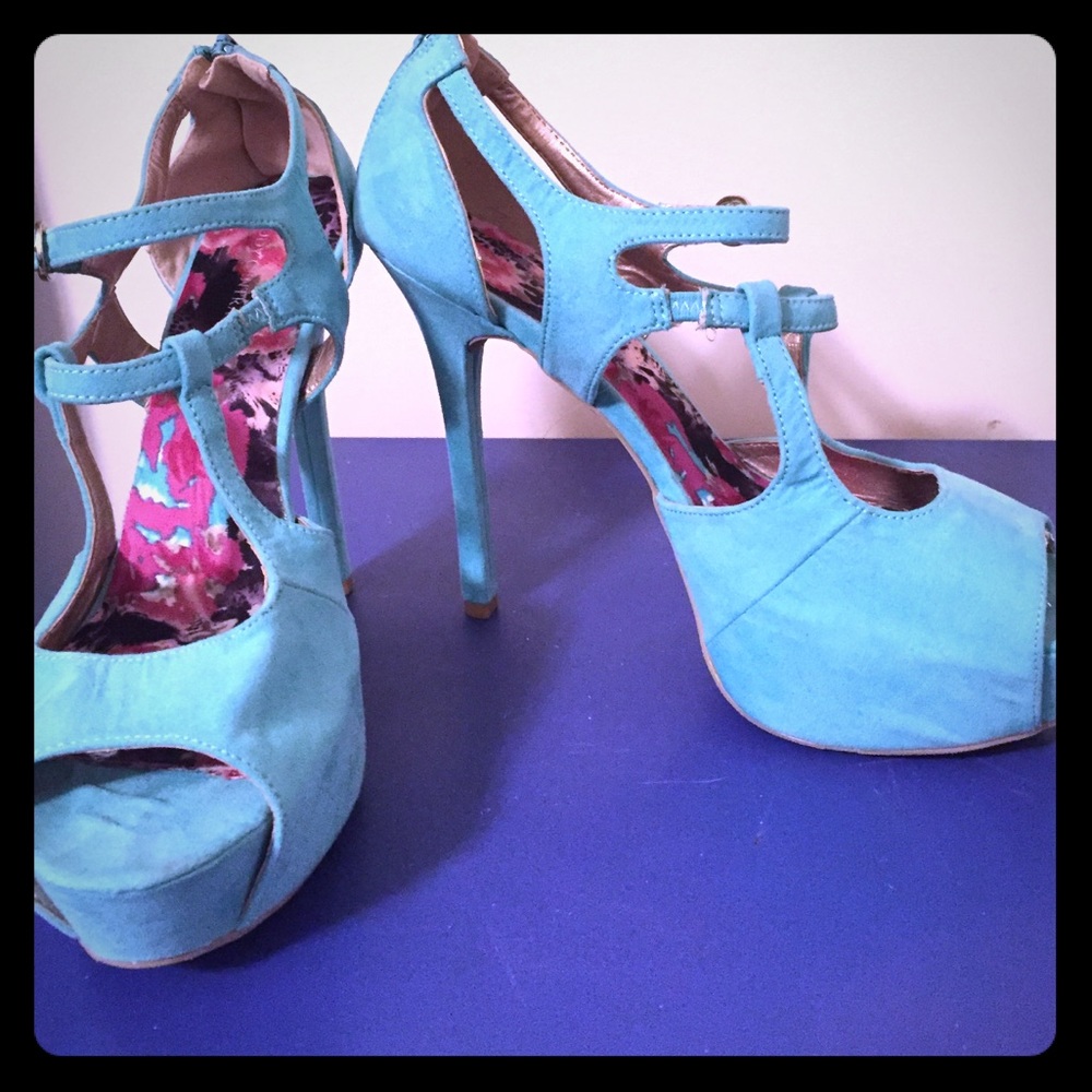 Strappy turquoise platform pumps