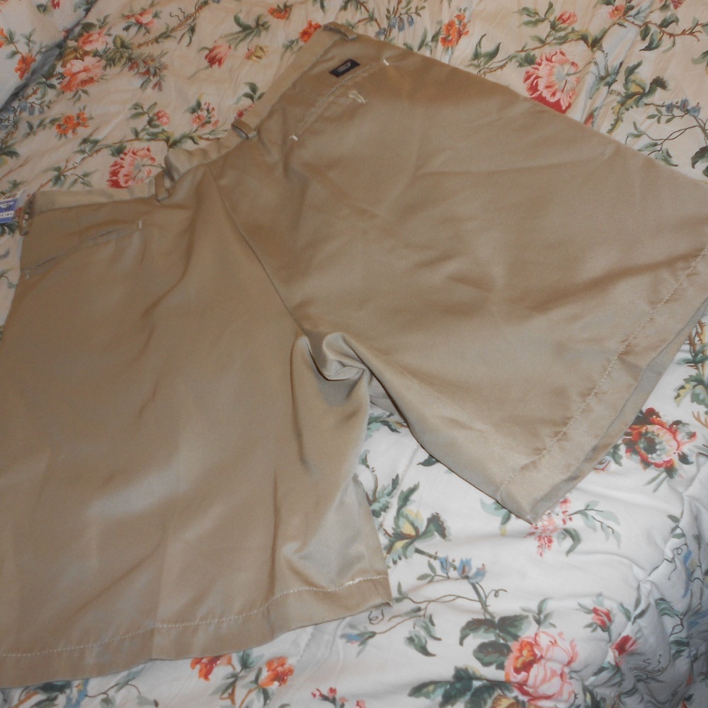 DOCKERS GOLF PLEATED SHORTS, INSEAM 8 1/2"