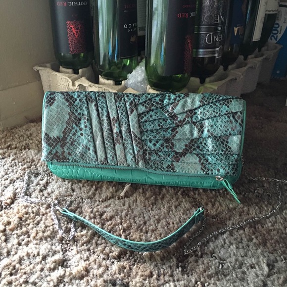 NWOT! Jessica Simpson Pretty Fold-over/Clutch - Picture 1 of 6