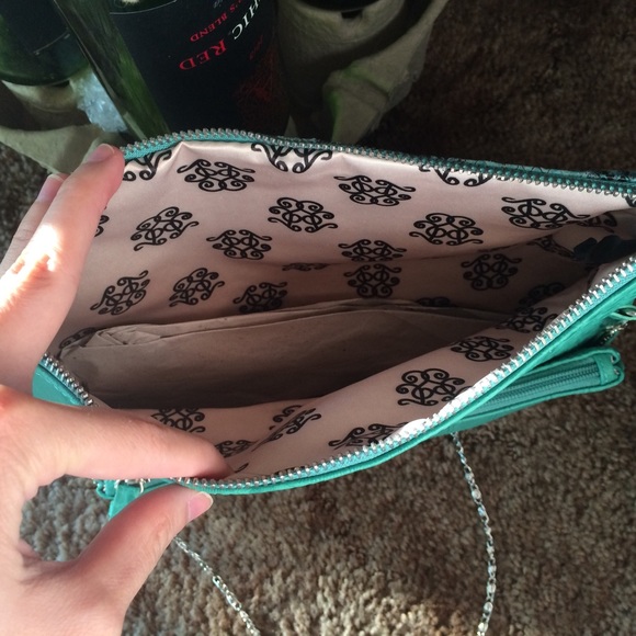 NWOT! Jessica Simpson Pretty Fold-over/Clutch - Picture 4 of 6