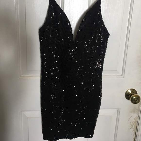 Black Sequin Geometric Deep V dress from Windsor - Picture 1 of 4