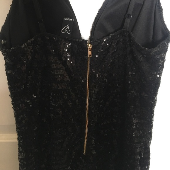 Black Sequin Geometric Deep V dress from Windsor - Picture 4 of 4