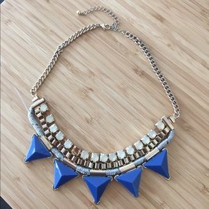 H&M Blue pattern short necklace H&M Blue pattern short necklace