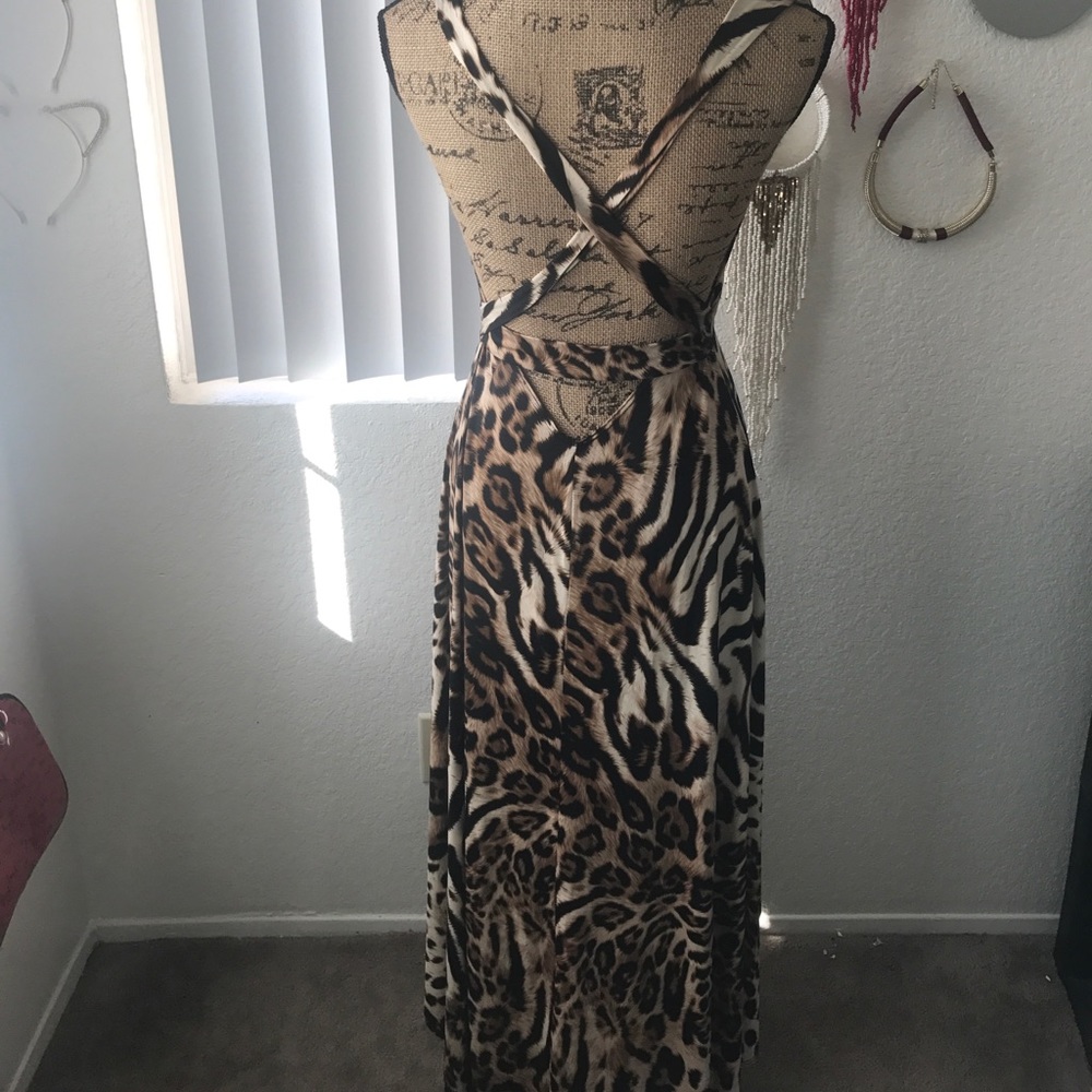 Dress - Picture 3 of 3