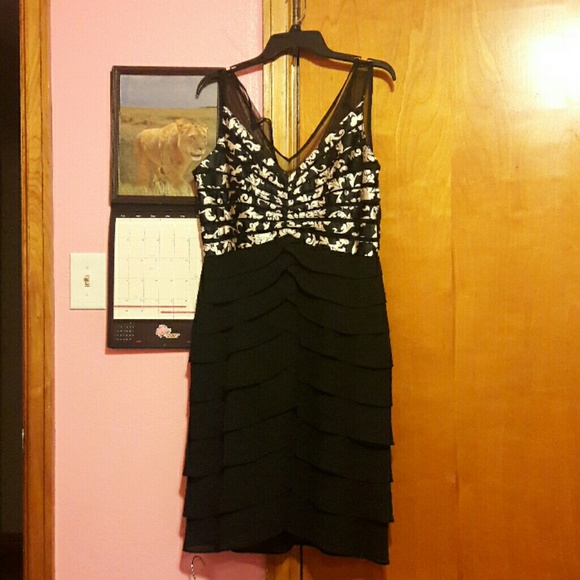 Formal Dress - Picture 2 of 3