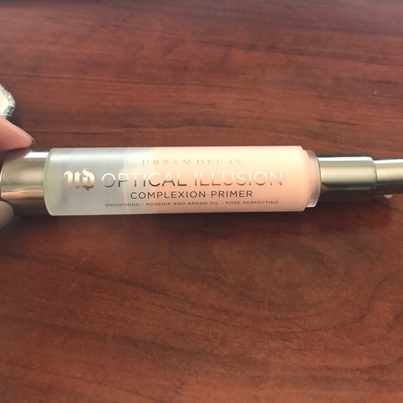 Urban Decay Optical Illusion Primer - Picture 1 of 2