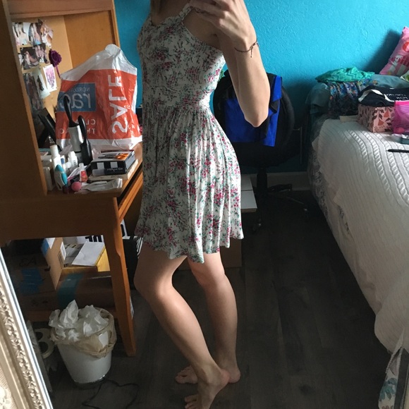 Floral Lauren Conrad Dress • Size 6 - Picture 3 of 8