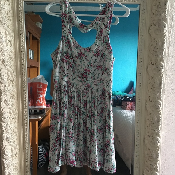 Floral Lauren Conrad Dress • Size 6 - Picture 4 of 8