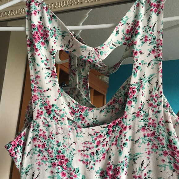 Floral Lauren Conrad Dress • Size 6 - Picture 7 of 8