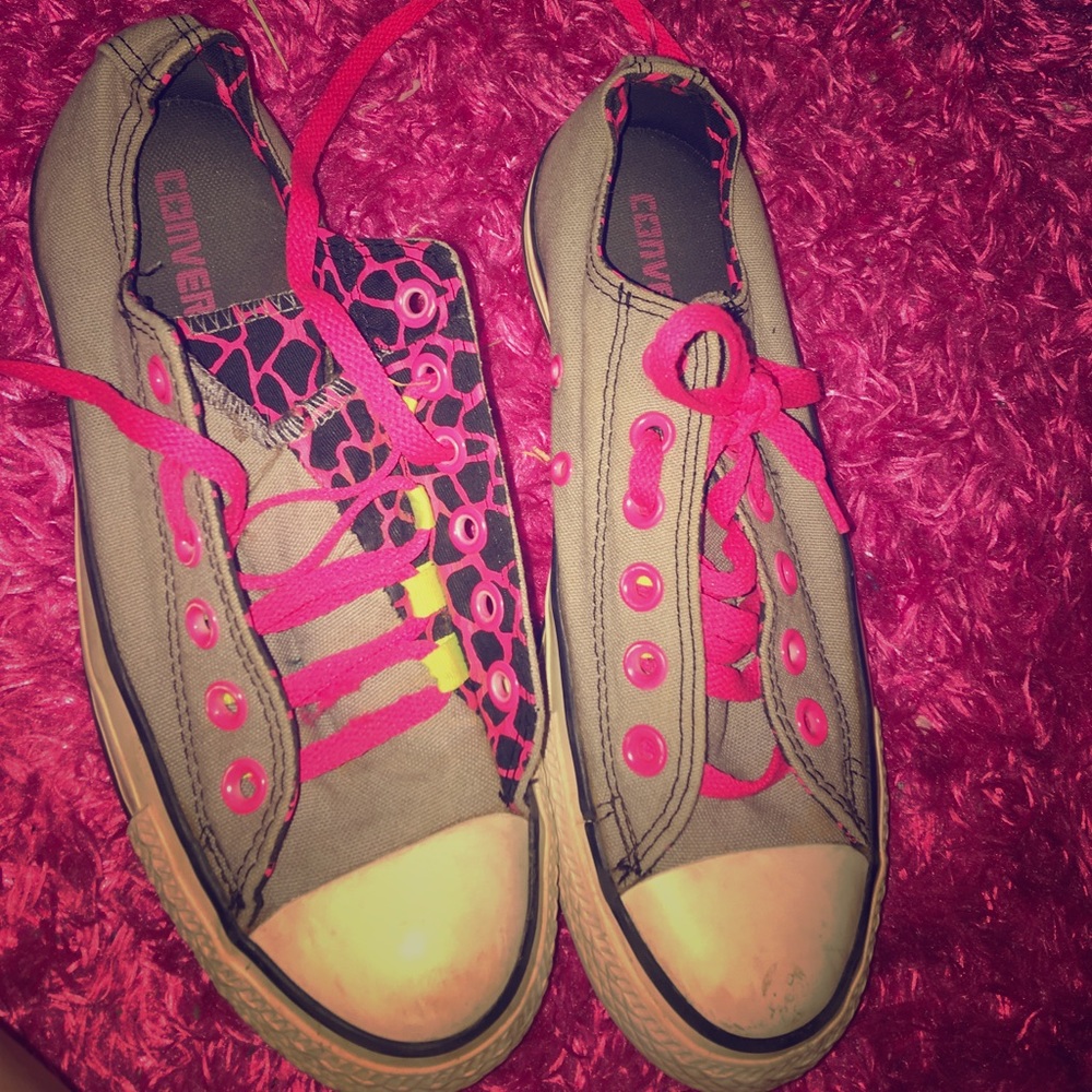 Gray and pink converse