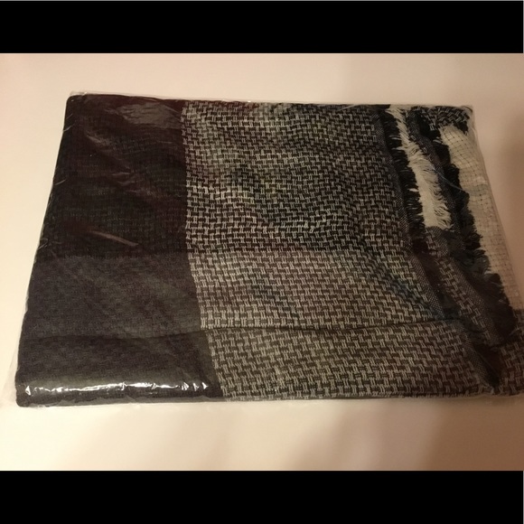 ✨Last One✨Mad For Plaid Blanket Scarf - Picture 3 of 3