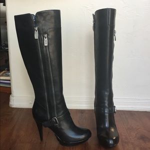 On Sale!! Guess boots