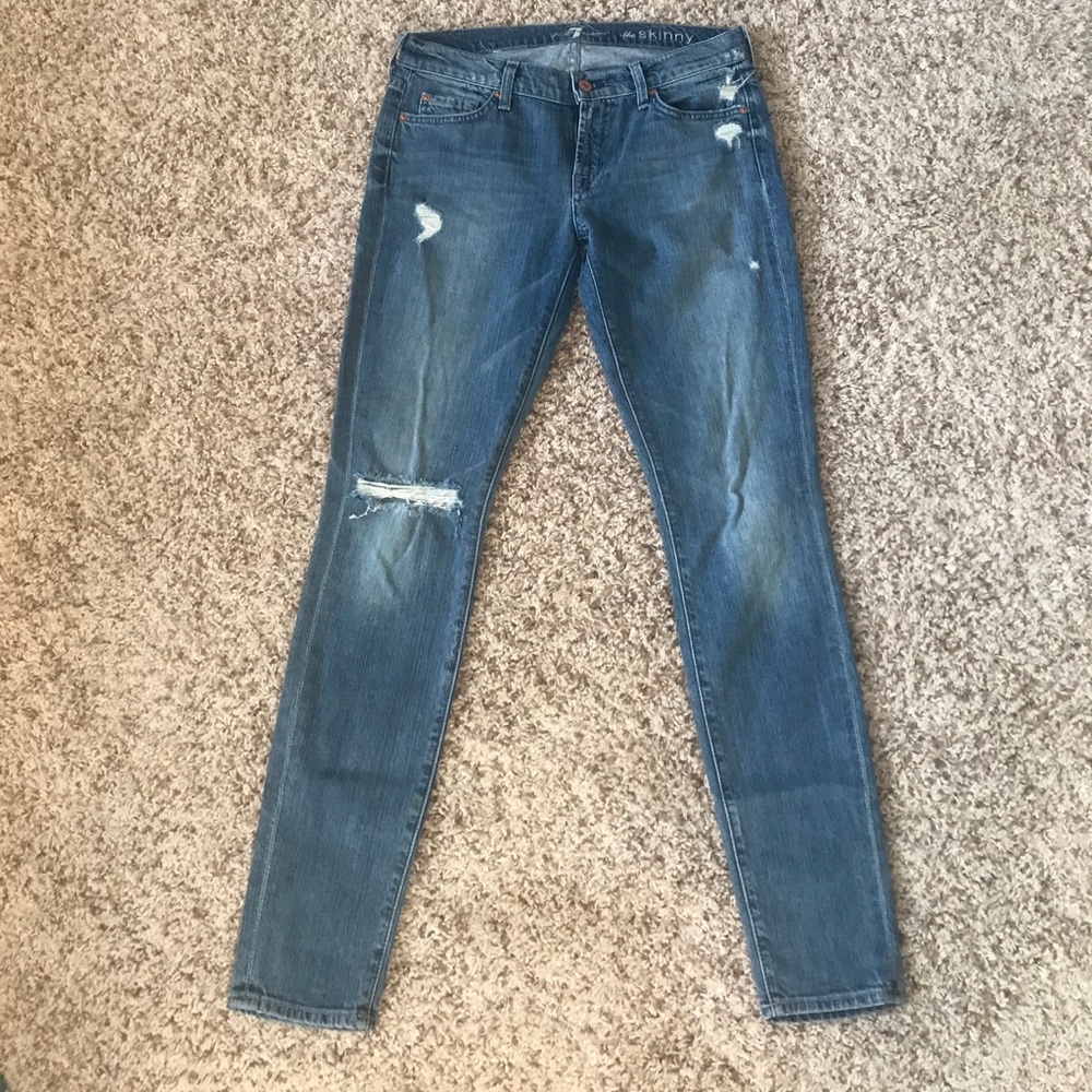 7 For All Mankind "The Skinny" Jeans. Size 28.