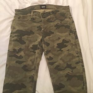 Hudson Camo Skinny Jeans Sz 28 Hudson Camo Skinny Jeans Sz 28