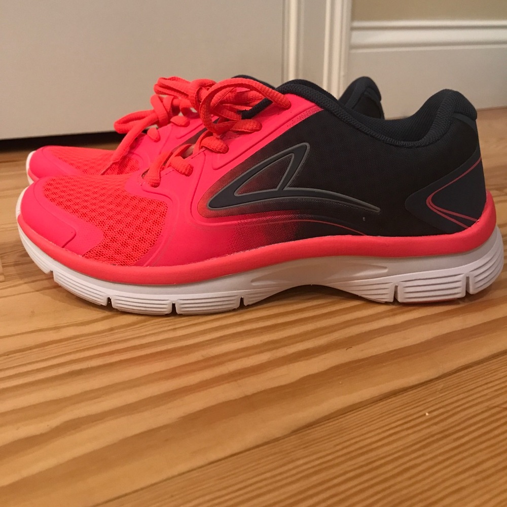 Champion flex foam running sneakers