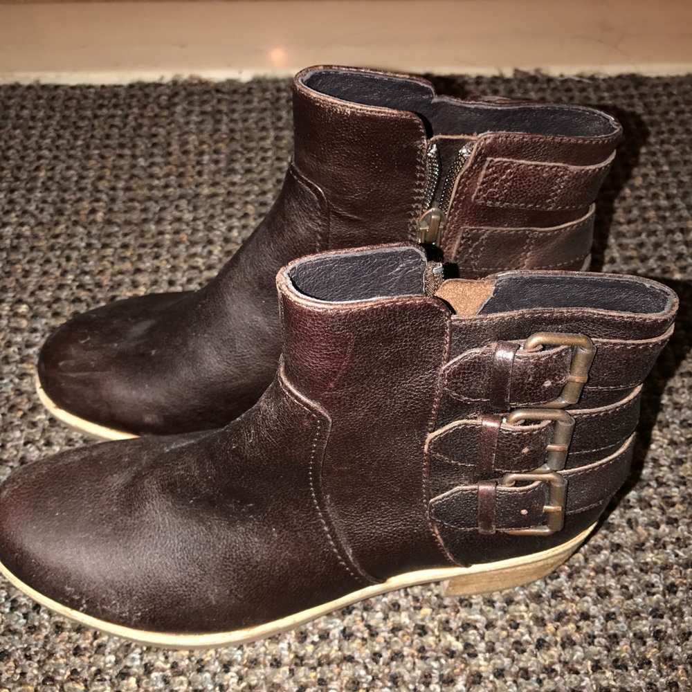 Ugg leather ankle boots