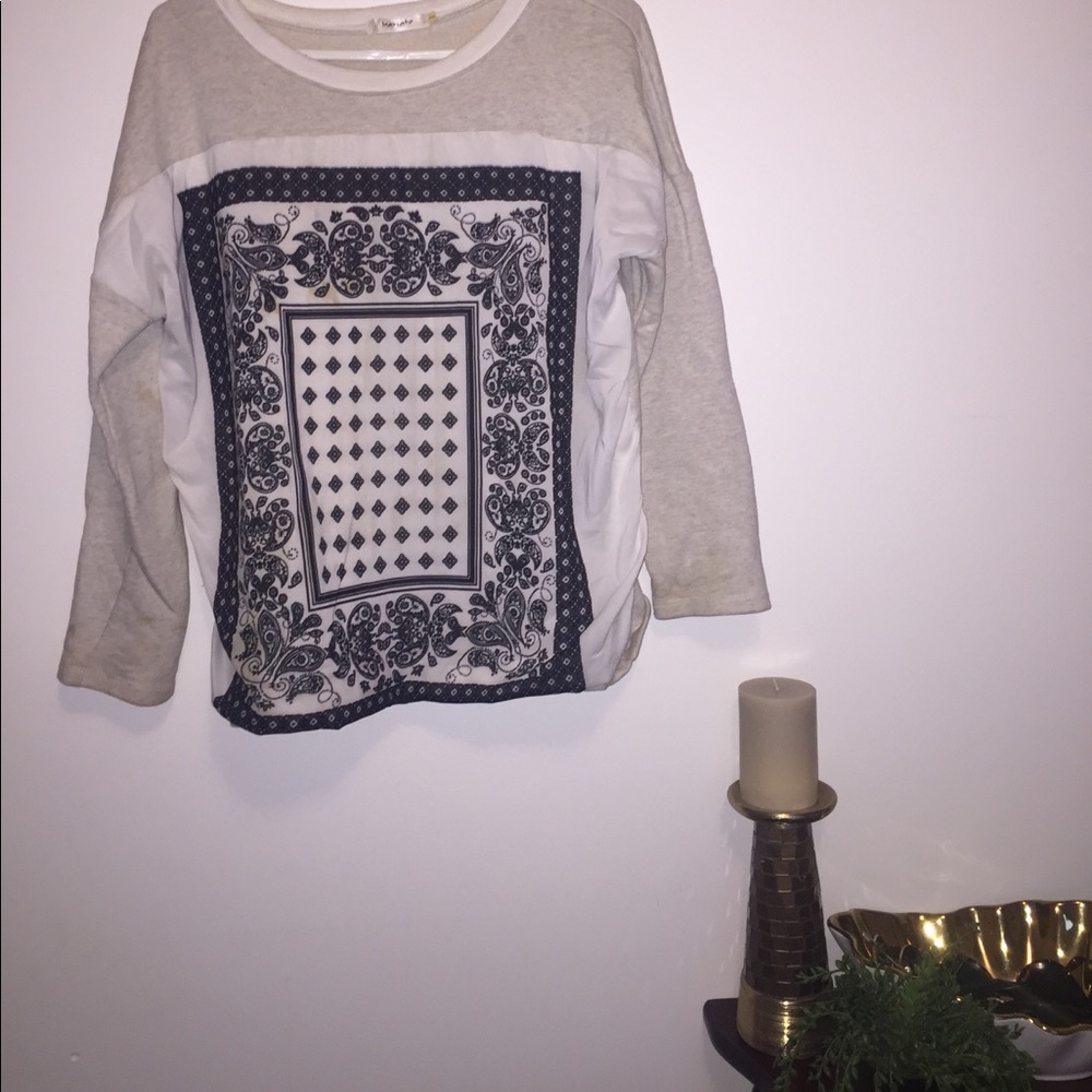 Crew neck sweatshirt with chiffon paisley pattern