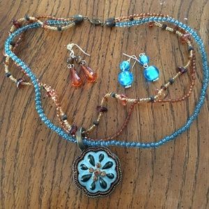 1 Necklace, 2 Earrings