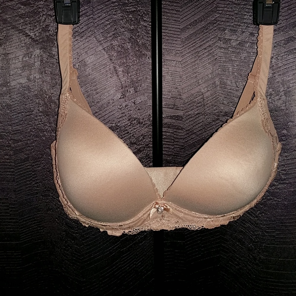 Victoria secret 36DD bra
