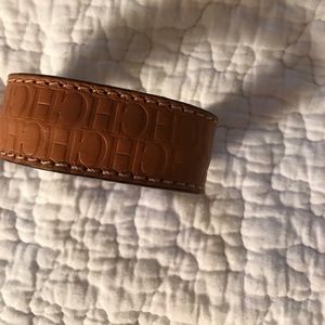 Carolina Herrera hair accessory