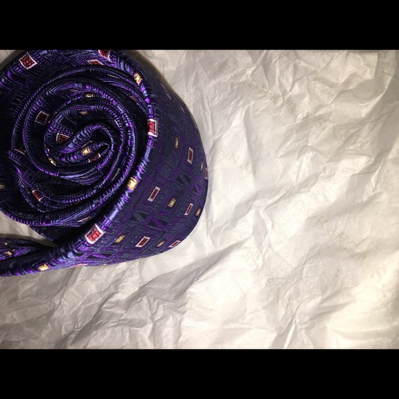 Men's Warehouse Tie - Picture 3 of 3