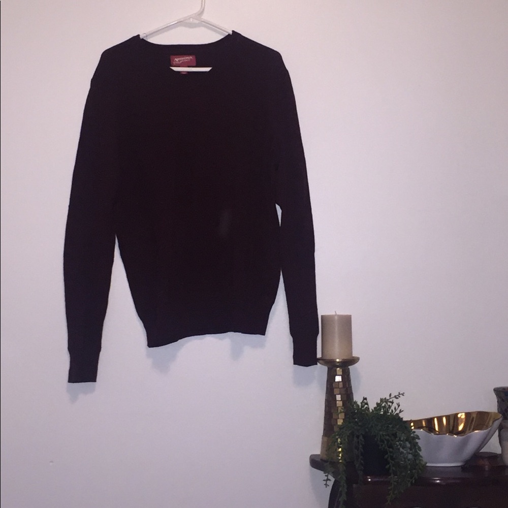 Comfortable maroon v-neck sweater