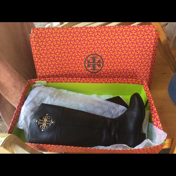 Tory Burch Shoes - SOLD