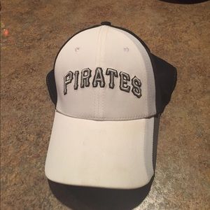 Black and white Pittsburgh Pirates Hat